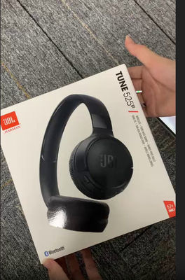 JBL Tune 525BT หูฟังบนหูไร้สายสําหรับ Bluetooth 5.3 Deep Bass หูฟังแบบพับได้ Mic LED แบตเตอรี่ การสนับสนุน AP มือฟรี